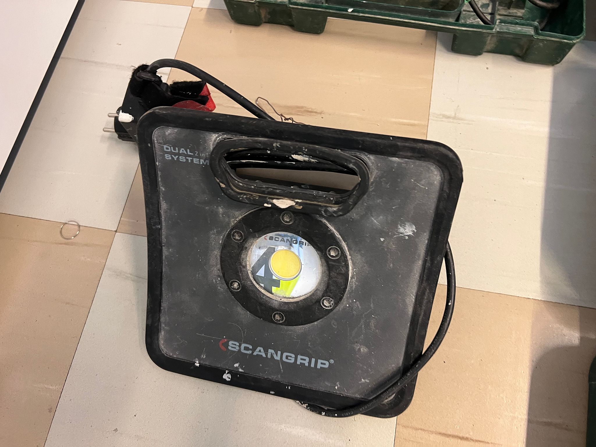 Image 6/6