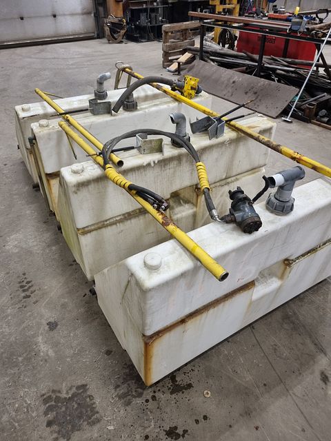 Image 1/4