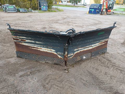 Image 4/9