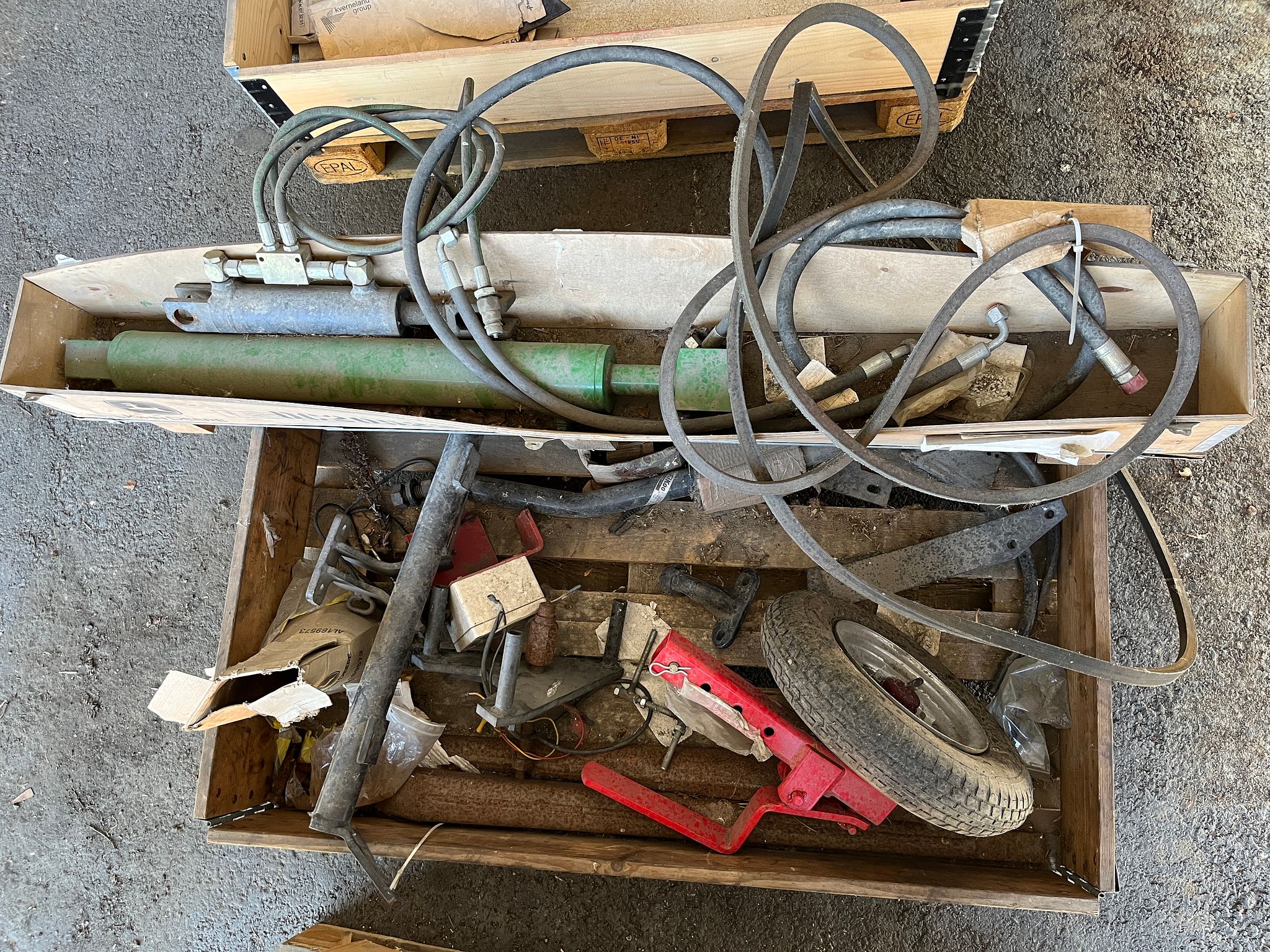 Image 1/4