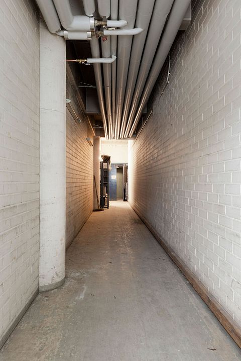 Image 32/36