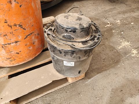 Image 8/8