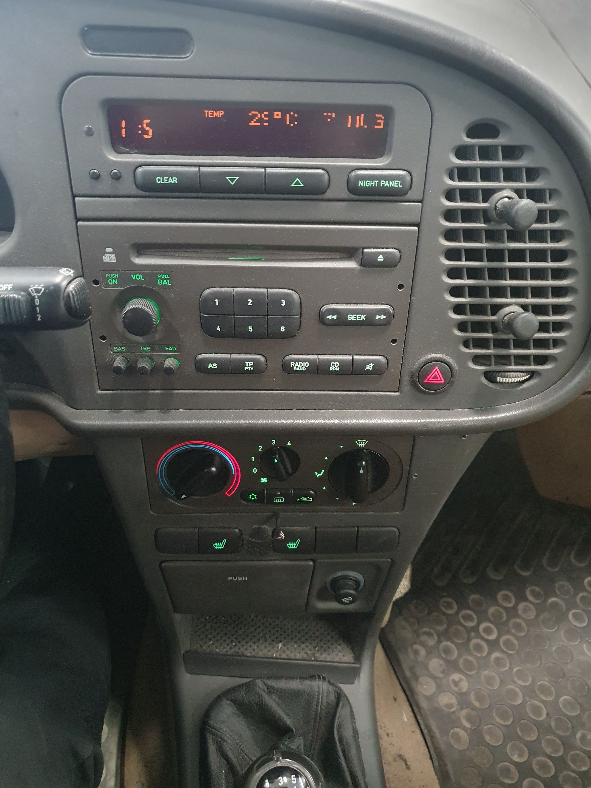 Image 12/26