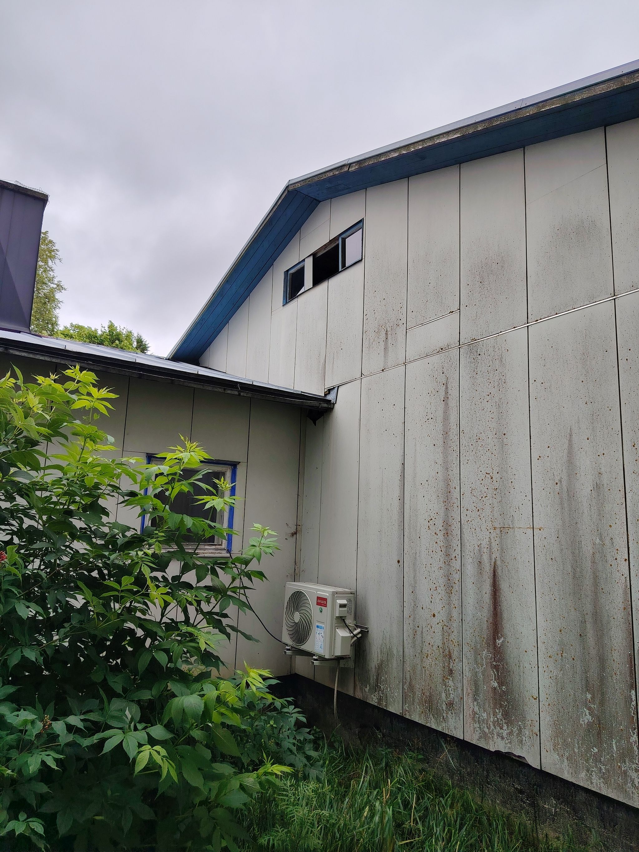 Image 8/61