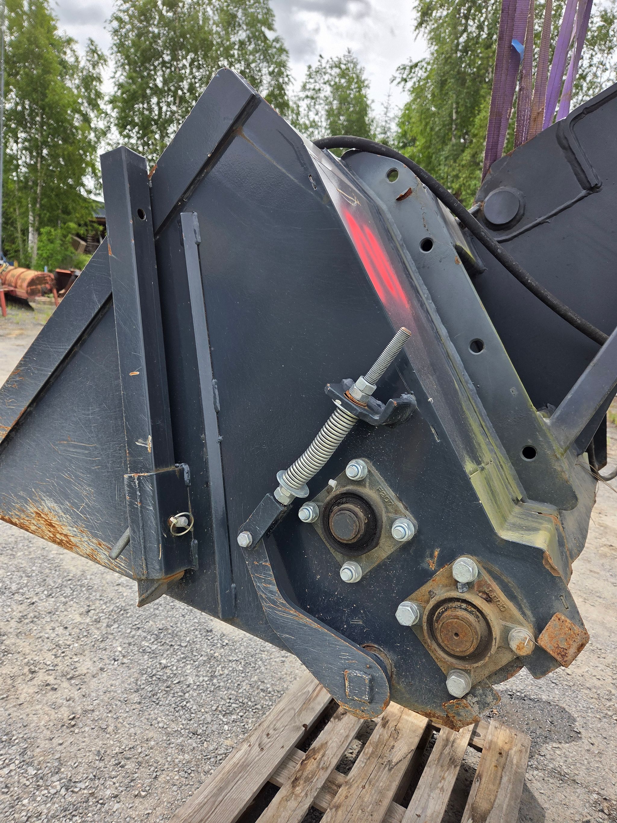 Image 8/8
