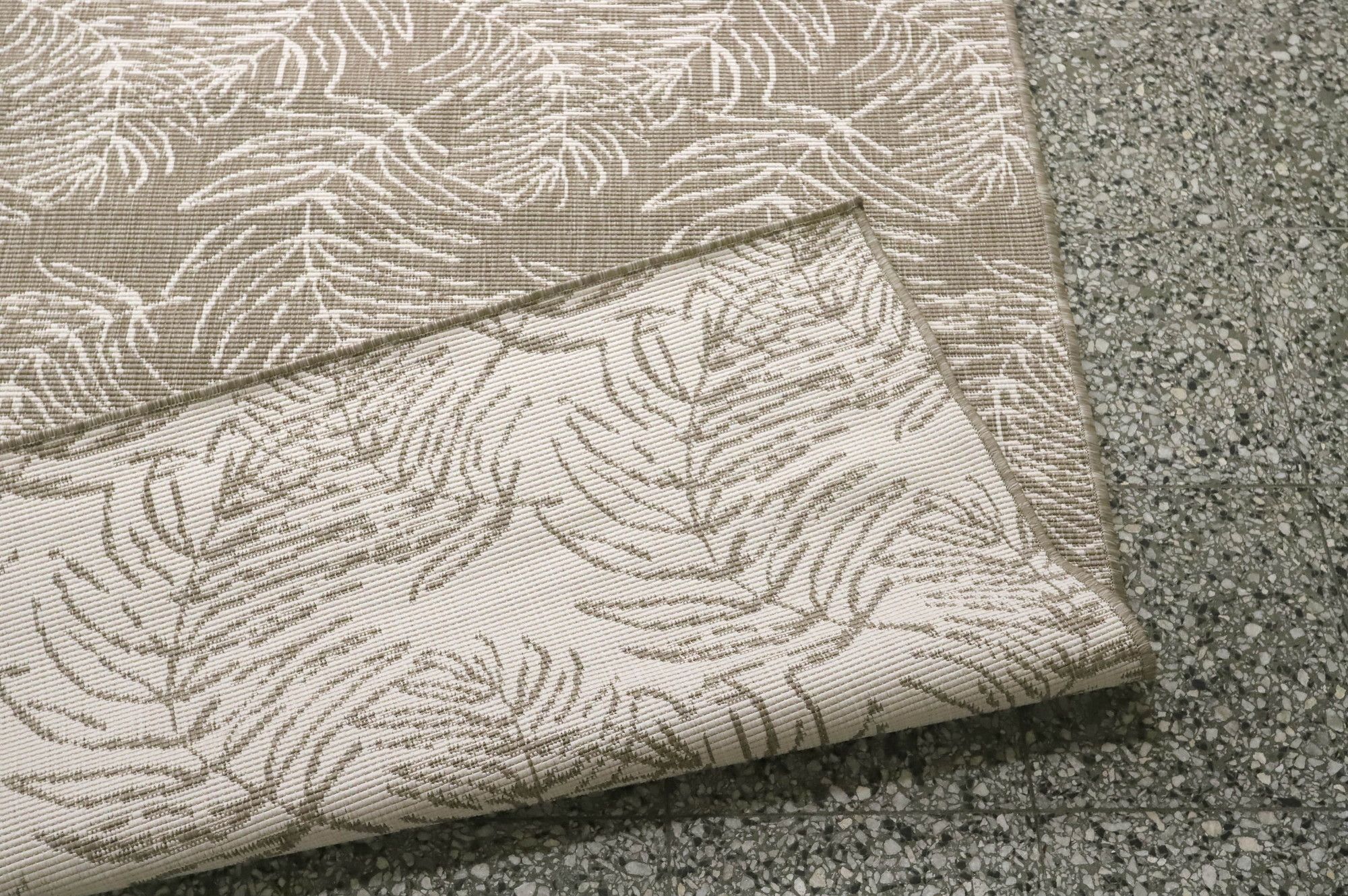 Image 6/10