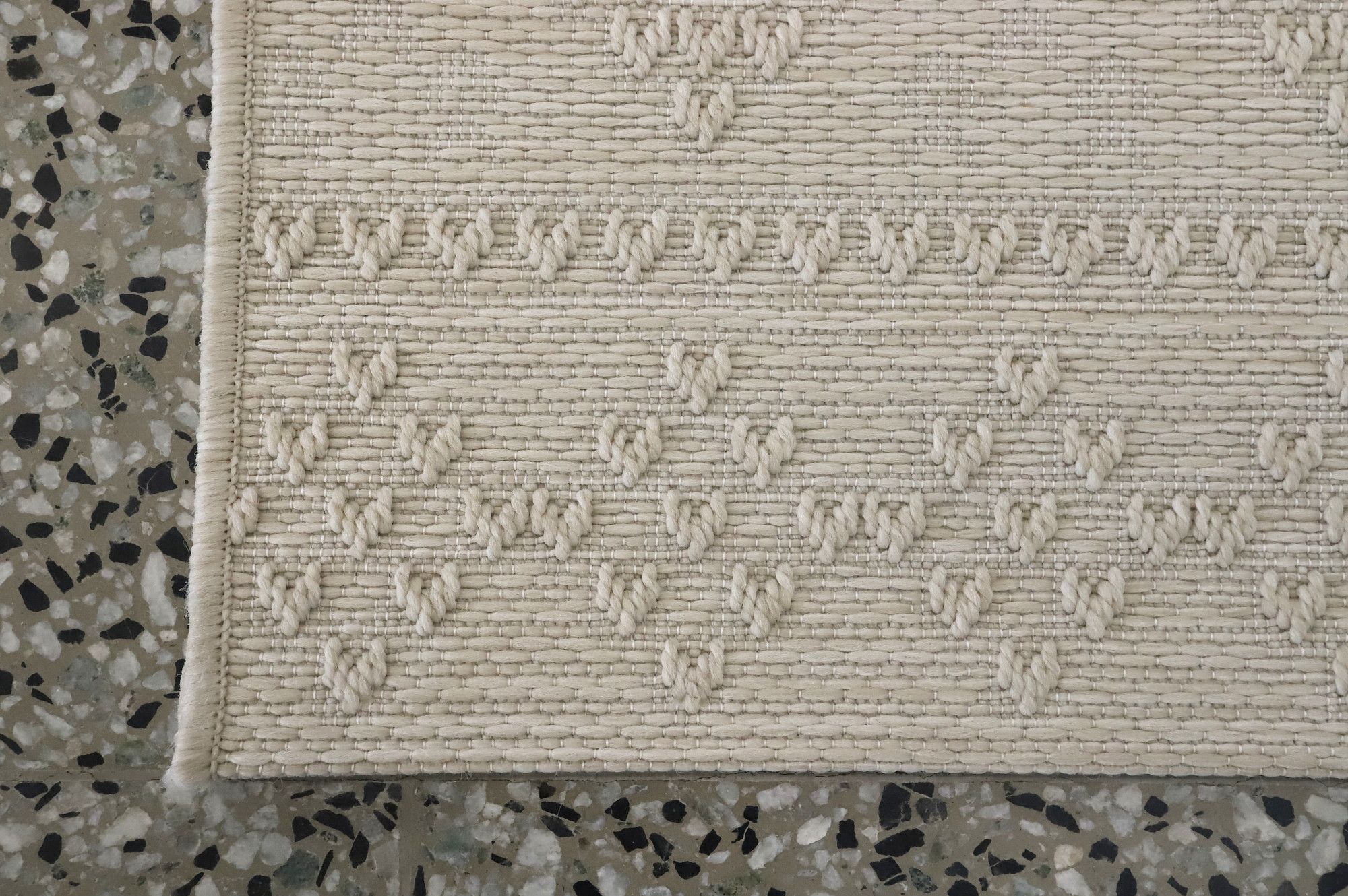 Image 4/6