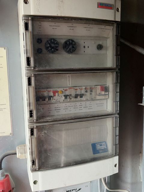 Image 7/10
