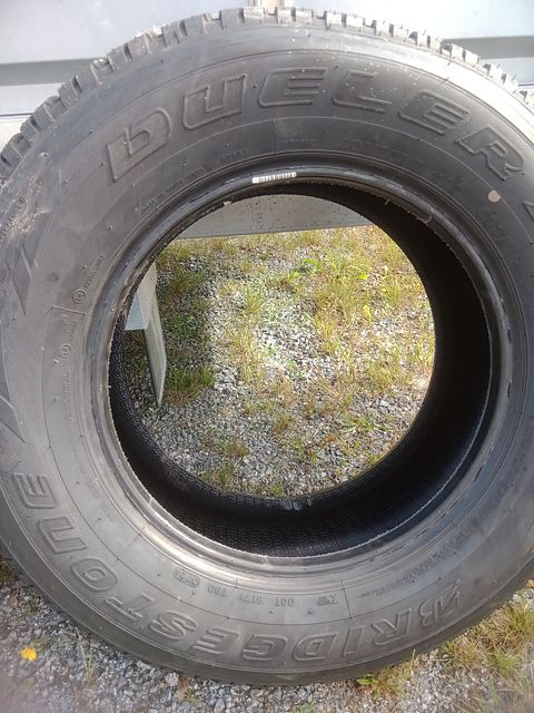 Image 1/4
