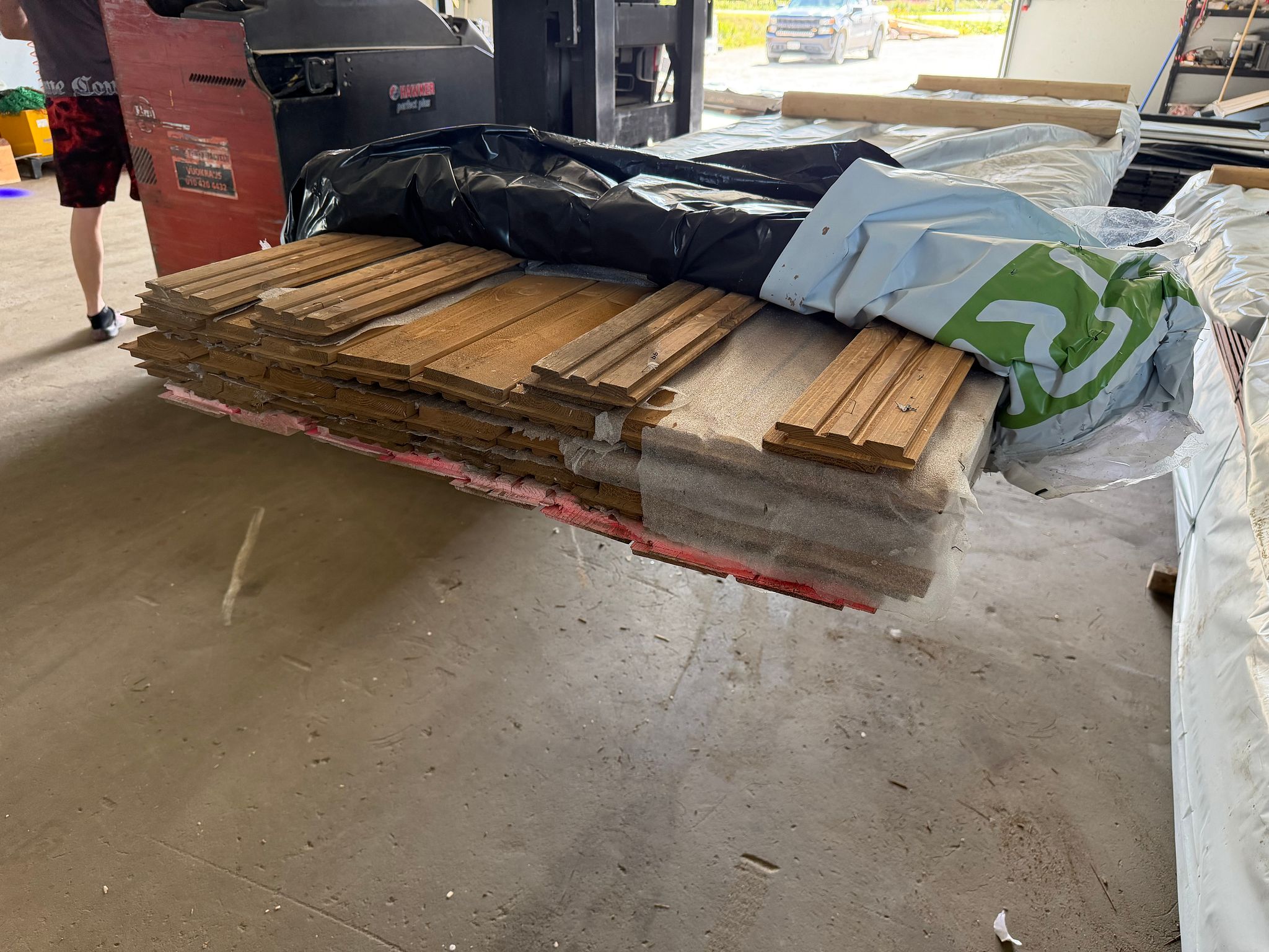 Image 1/4