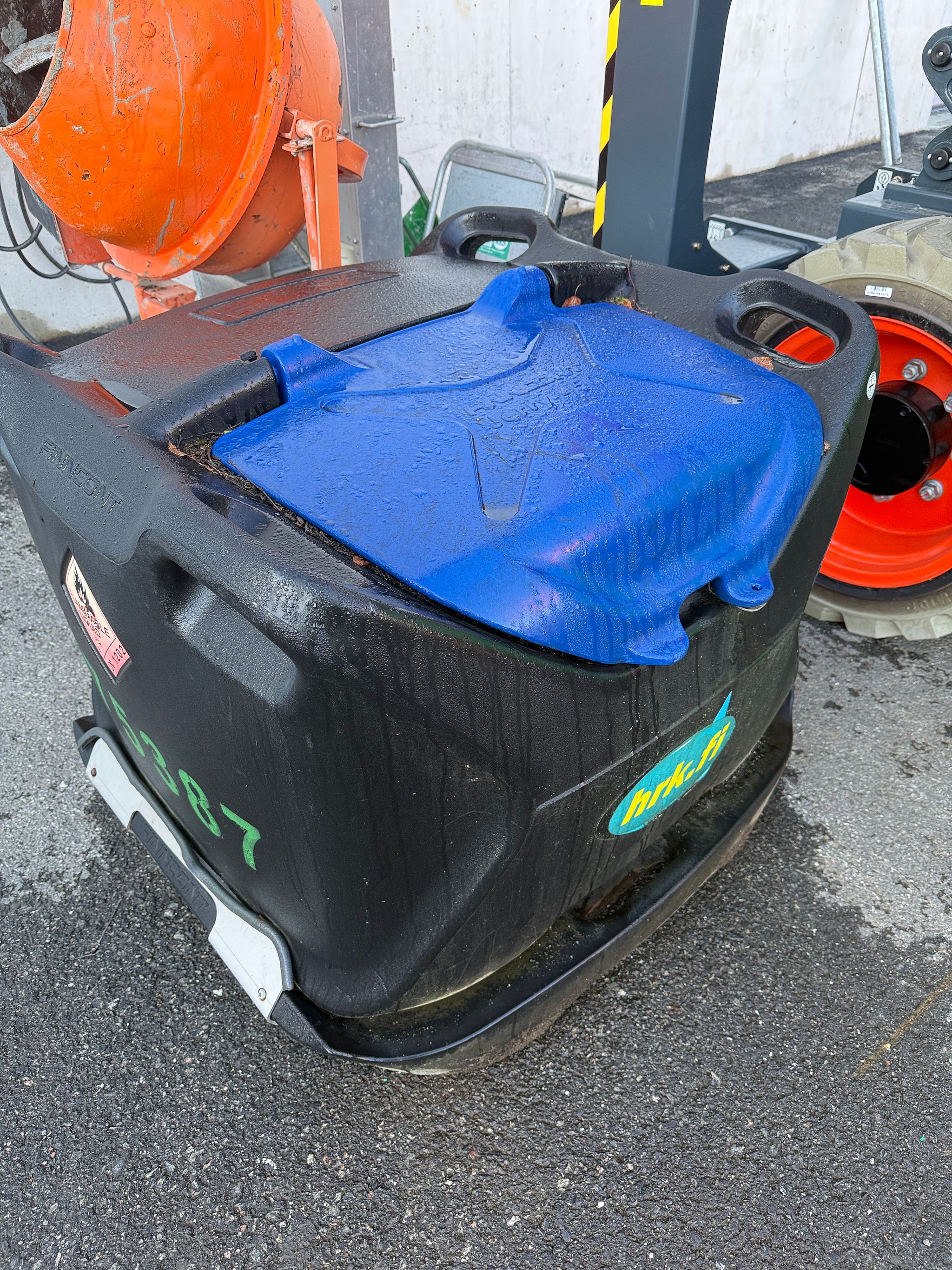 Image 2/6