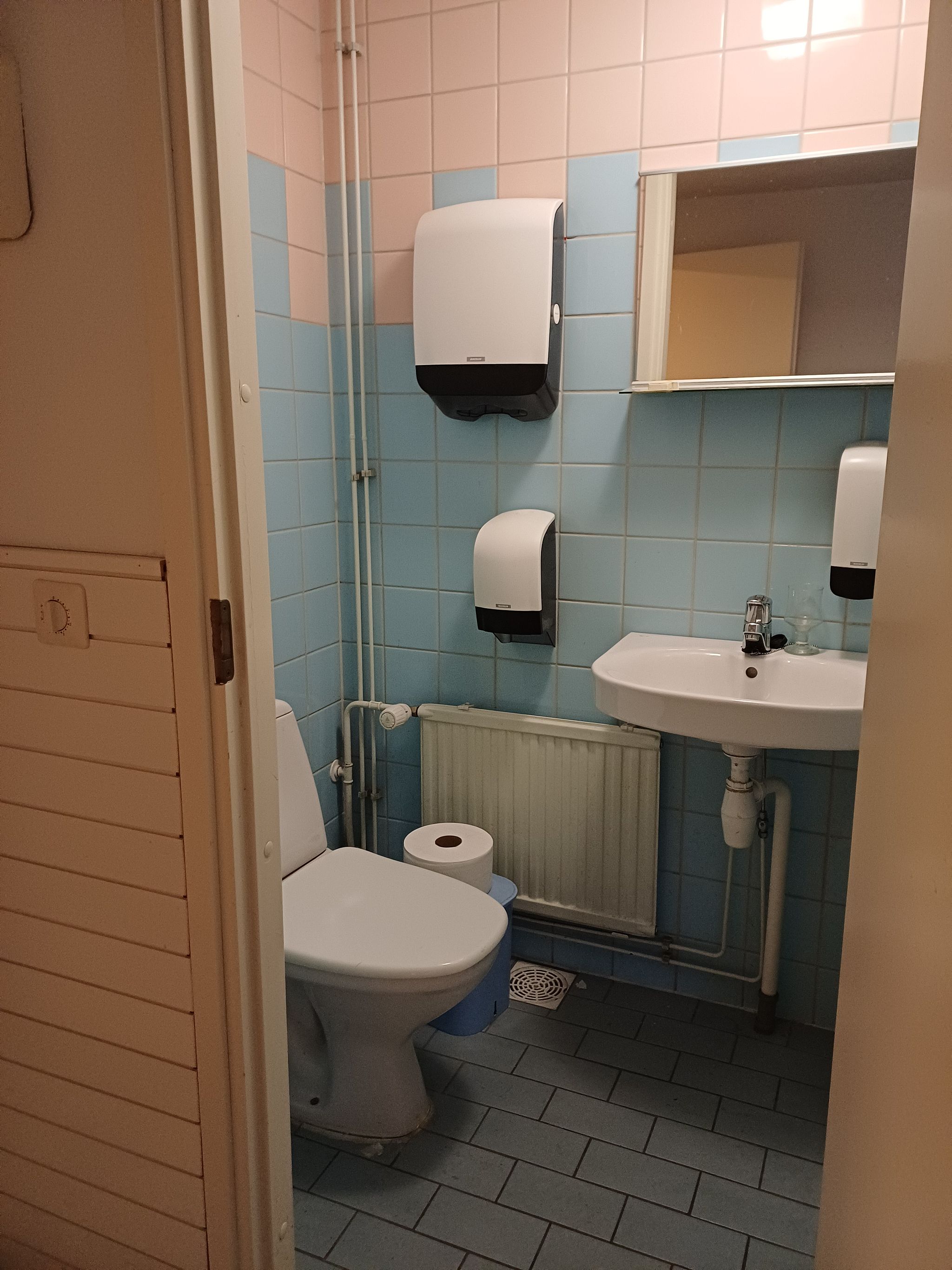 Image 17/79
