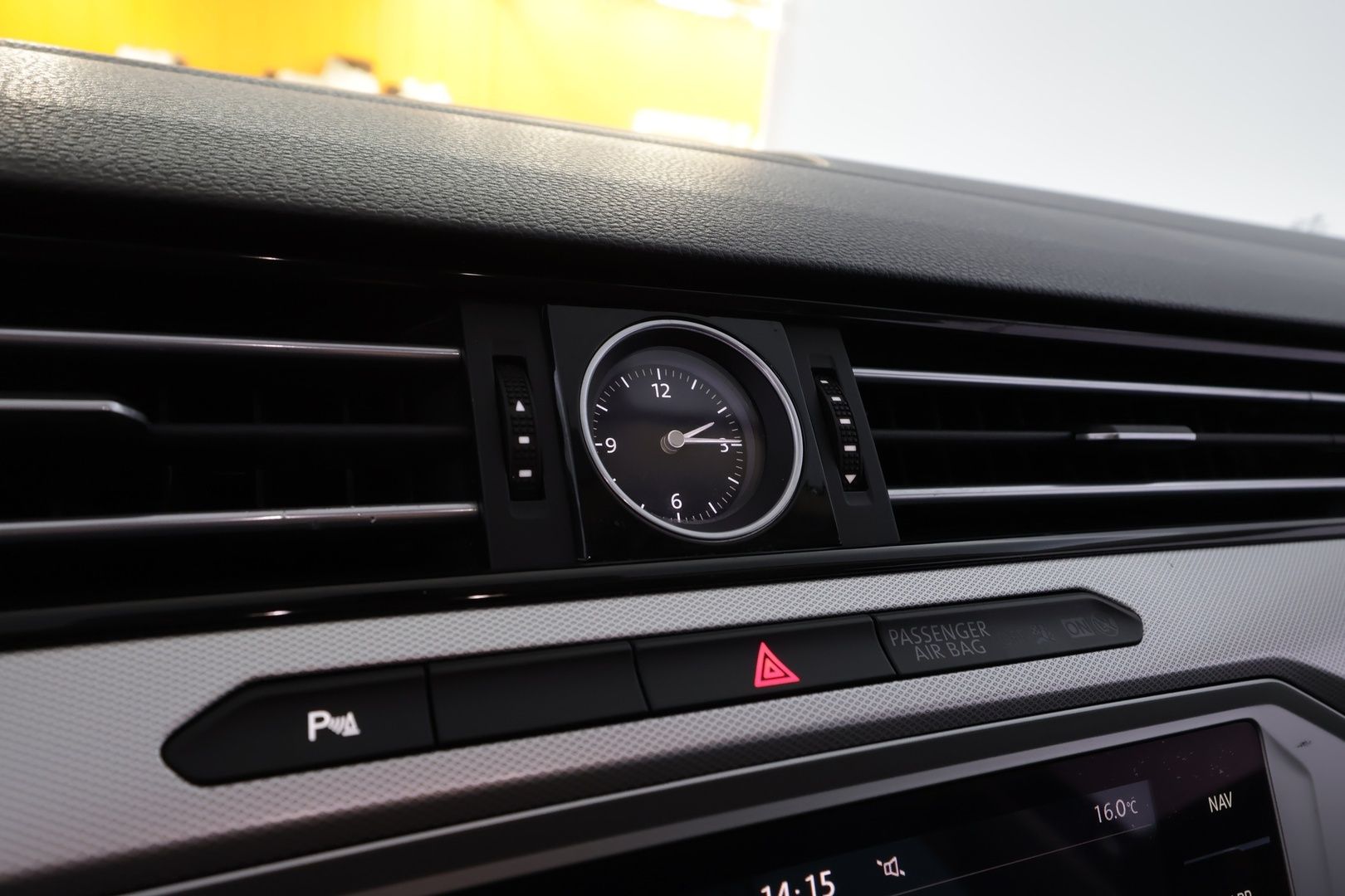 Image 22/32