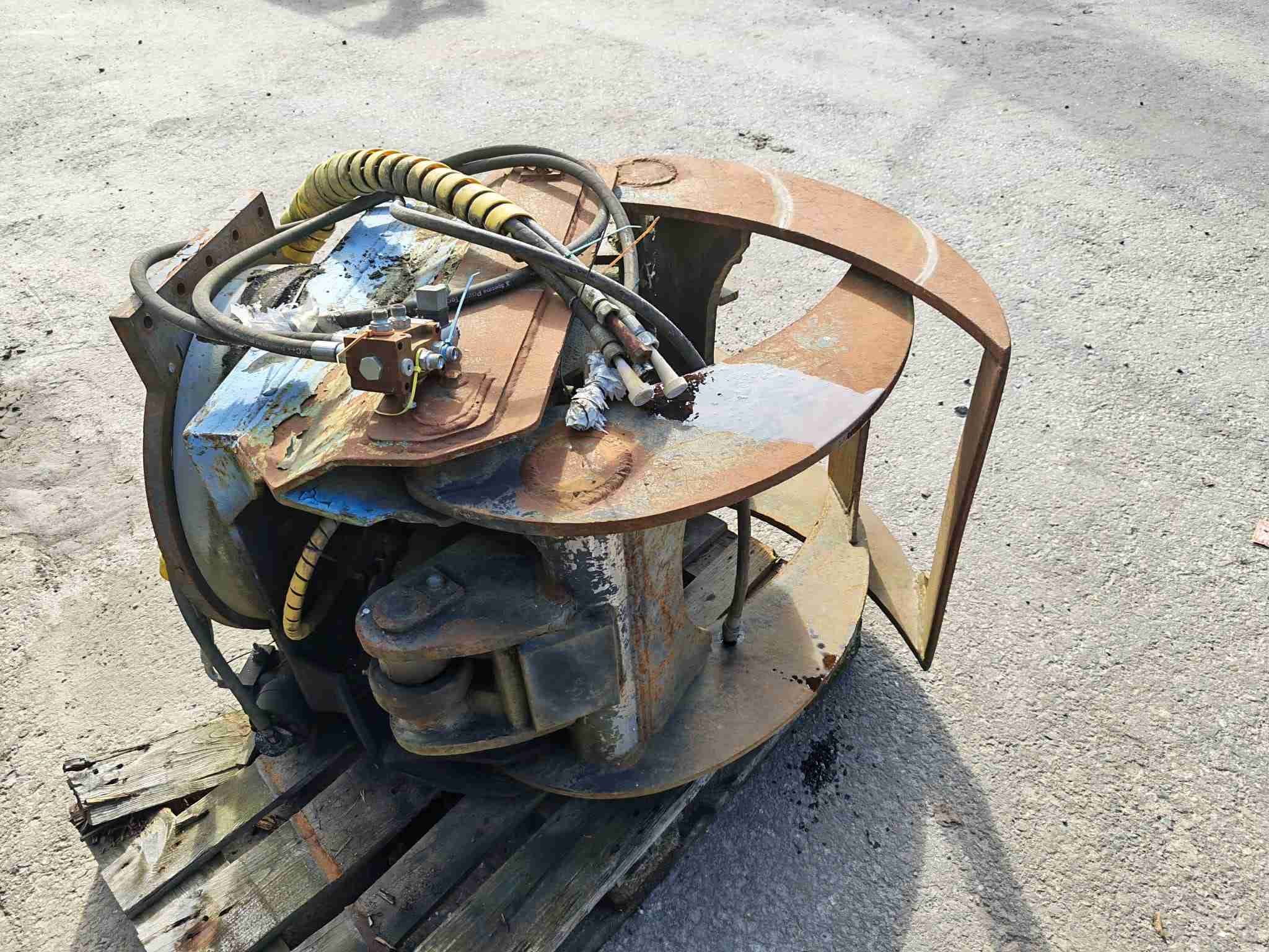 Image 3/3