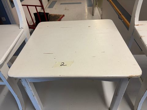 Image 2/4