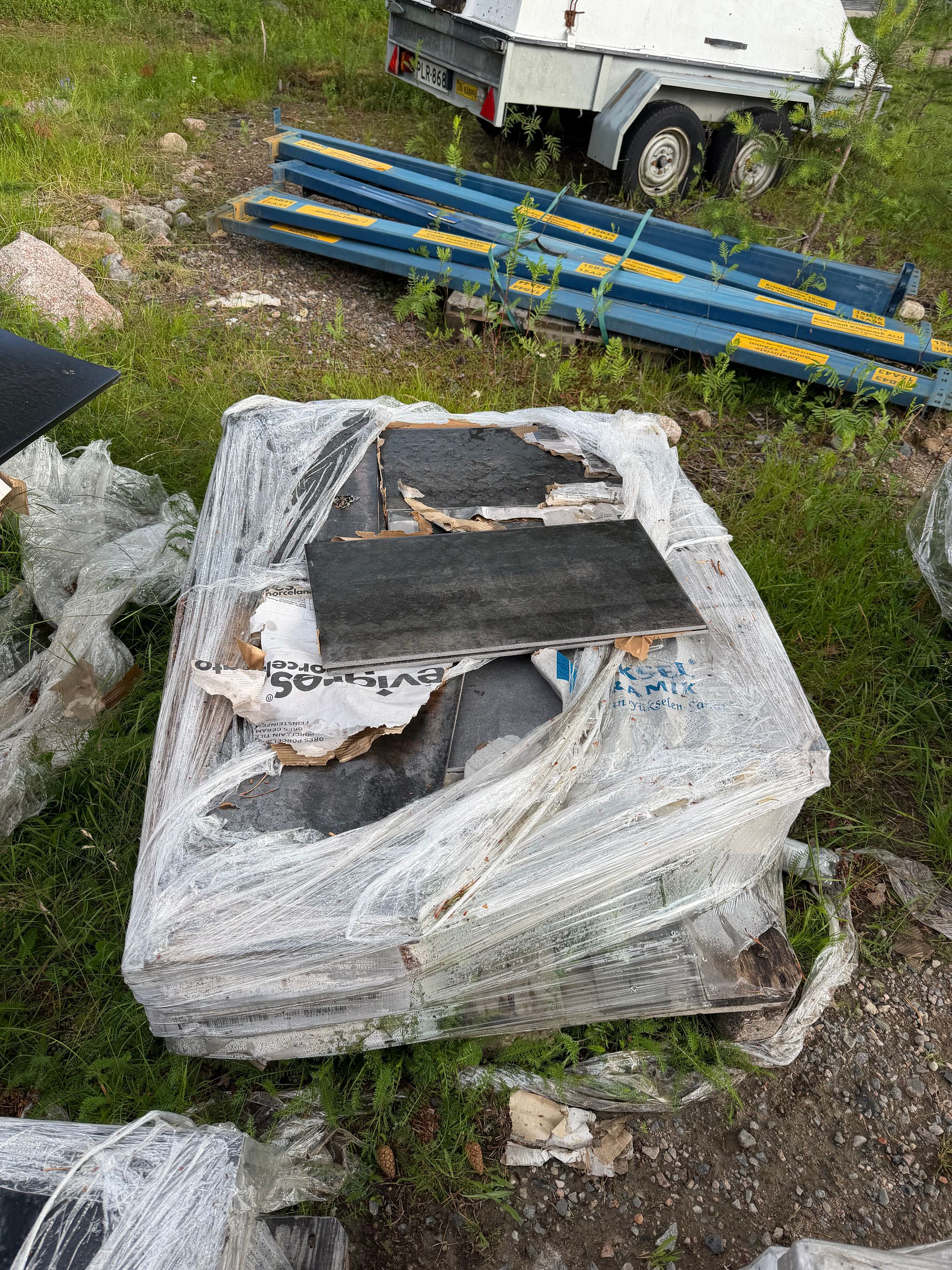 Image 4/4