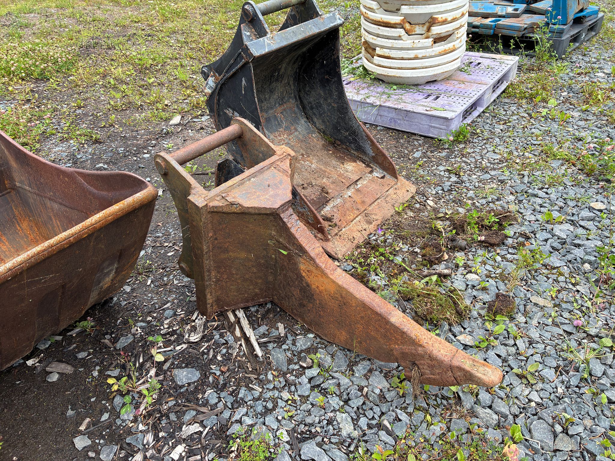 Image 1/4