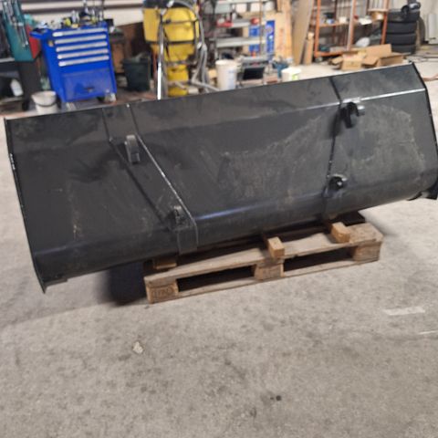 Image 2/6