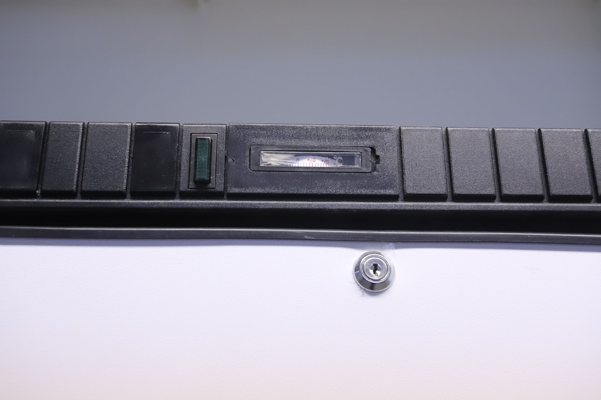 Image 6/19