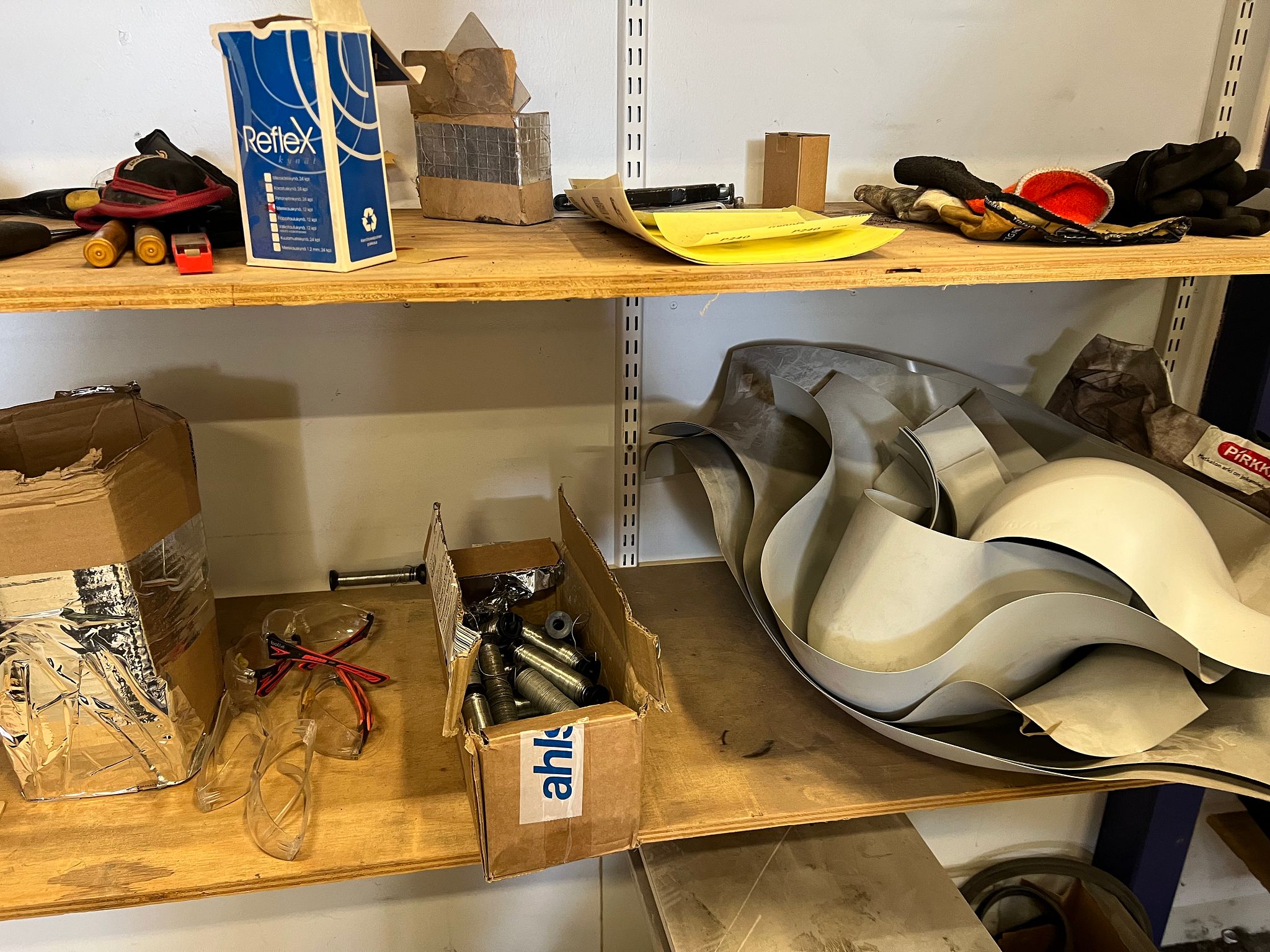 Image 11/16