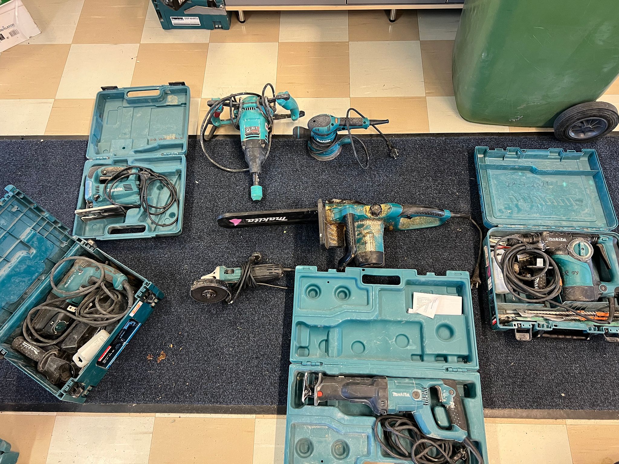 Image 1/23