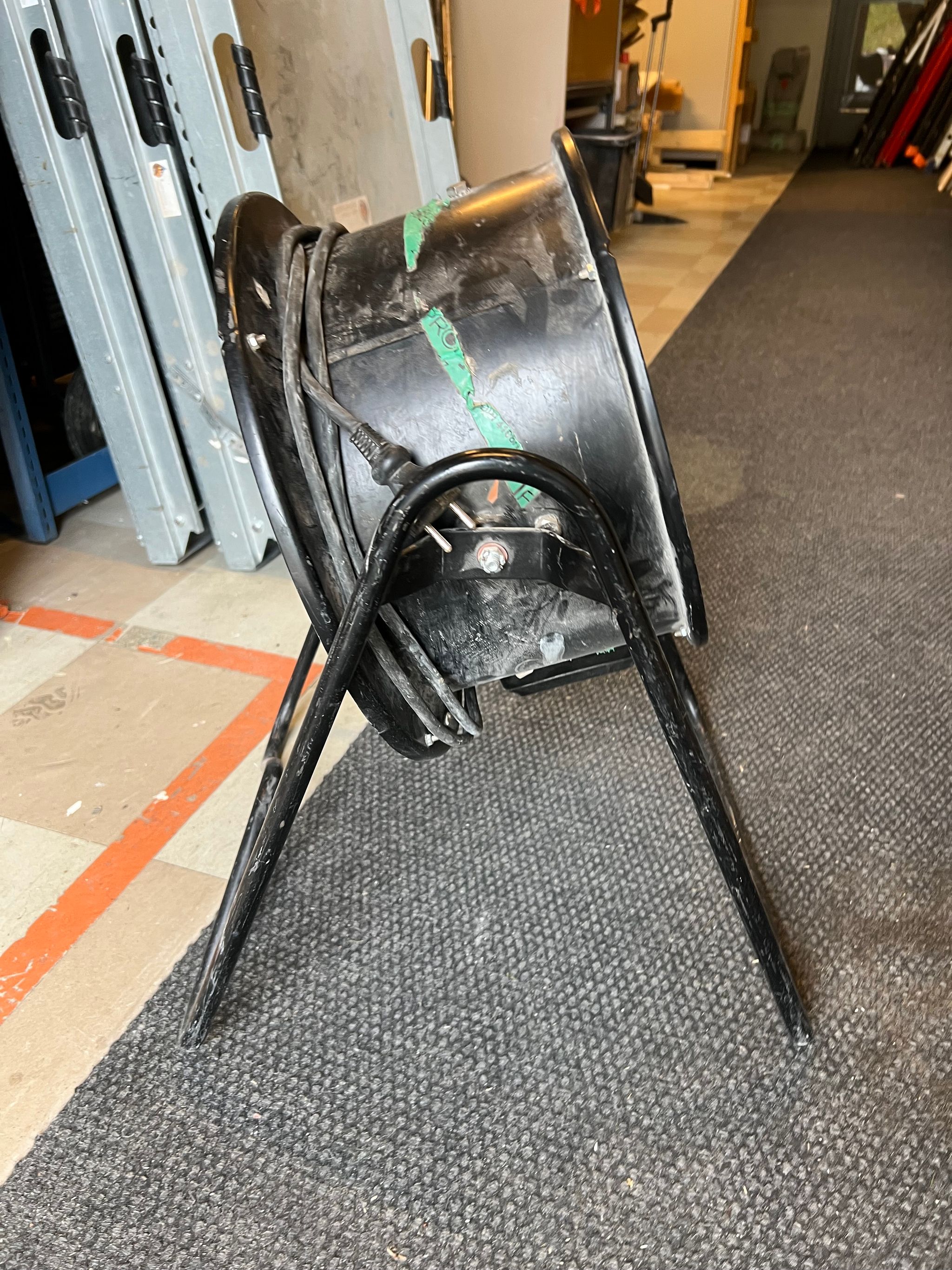Image 4/9