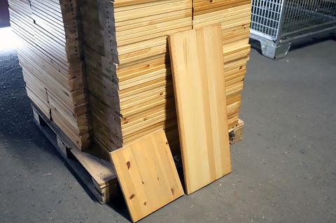 Image 2/8