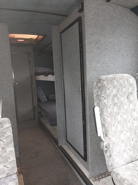 Image 8/12