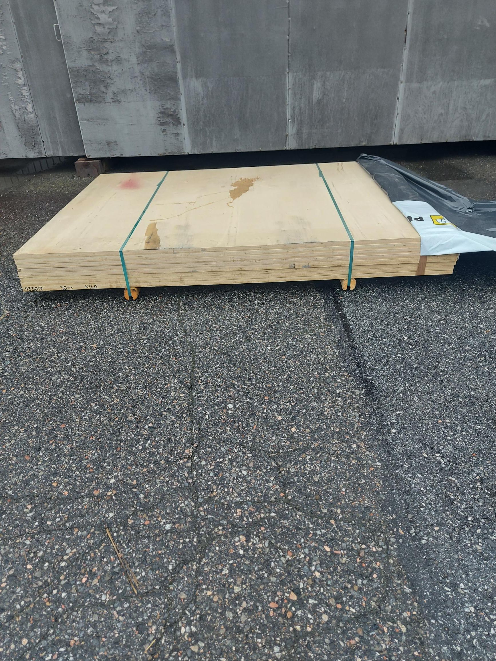 Image 3/3