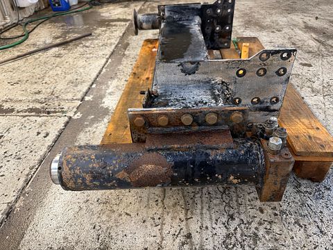 Image 2/6