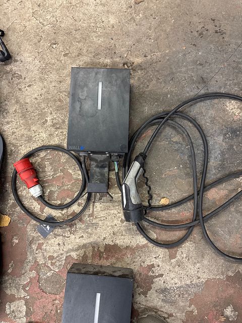 Image 2/11