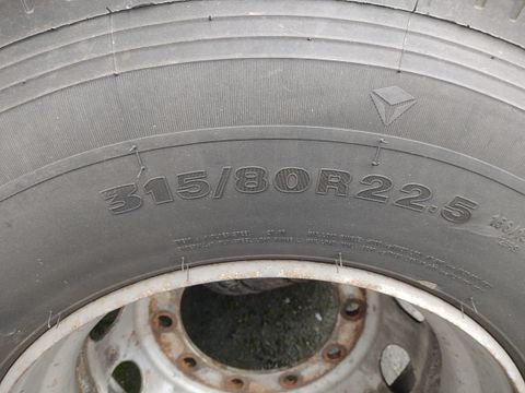 Image 5/7