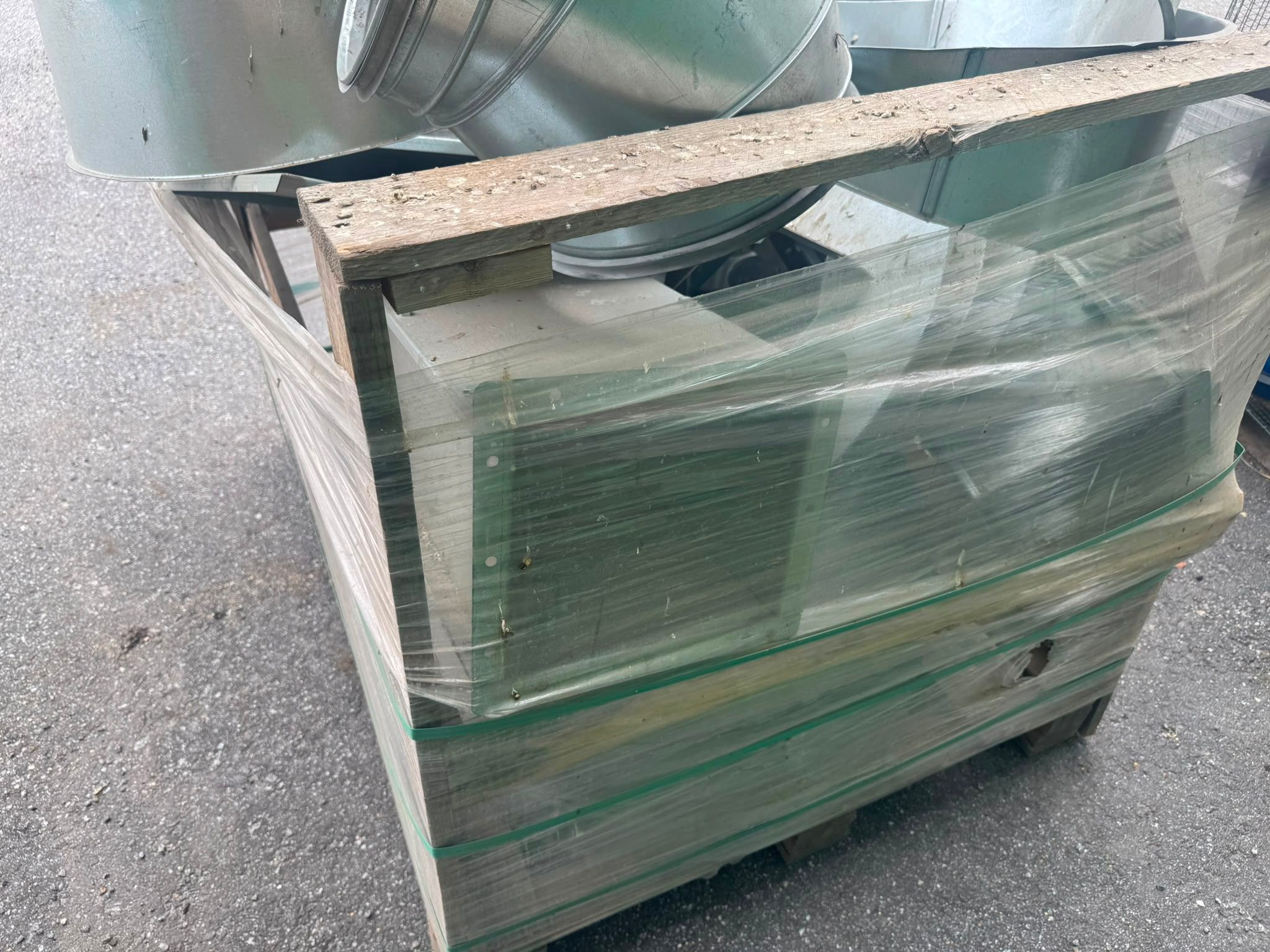 Image 2/4