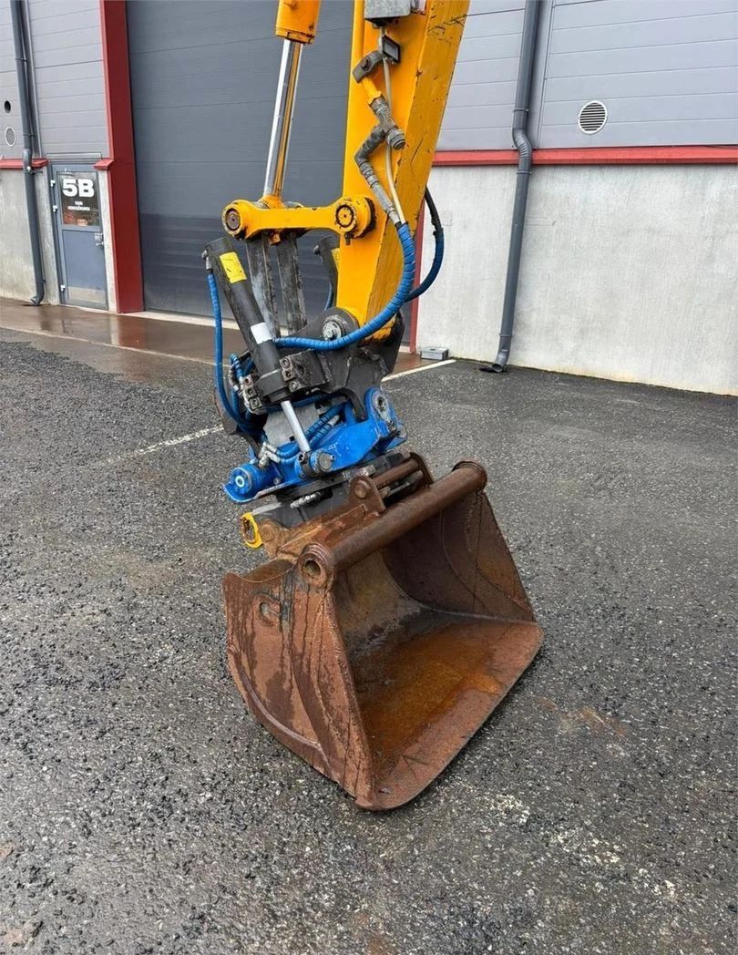 Image 4/9