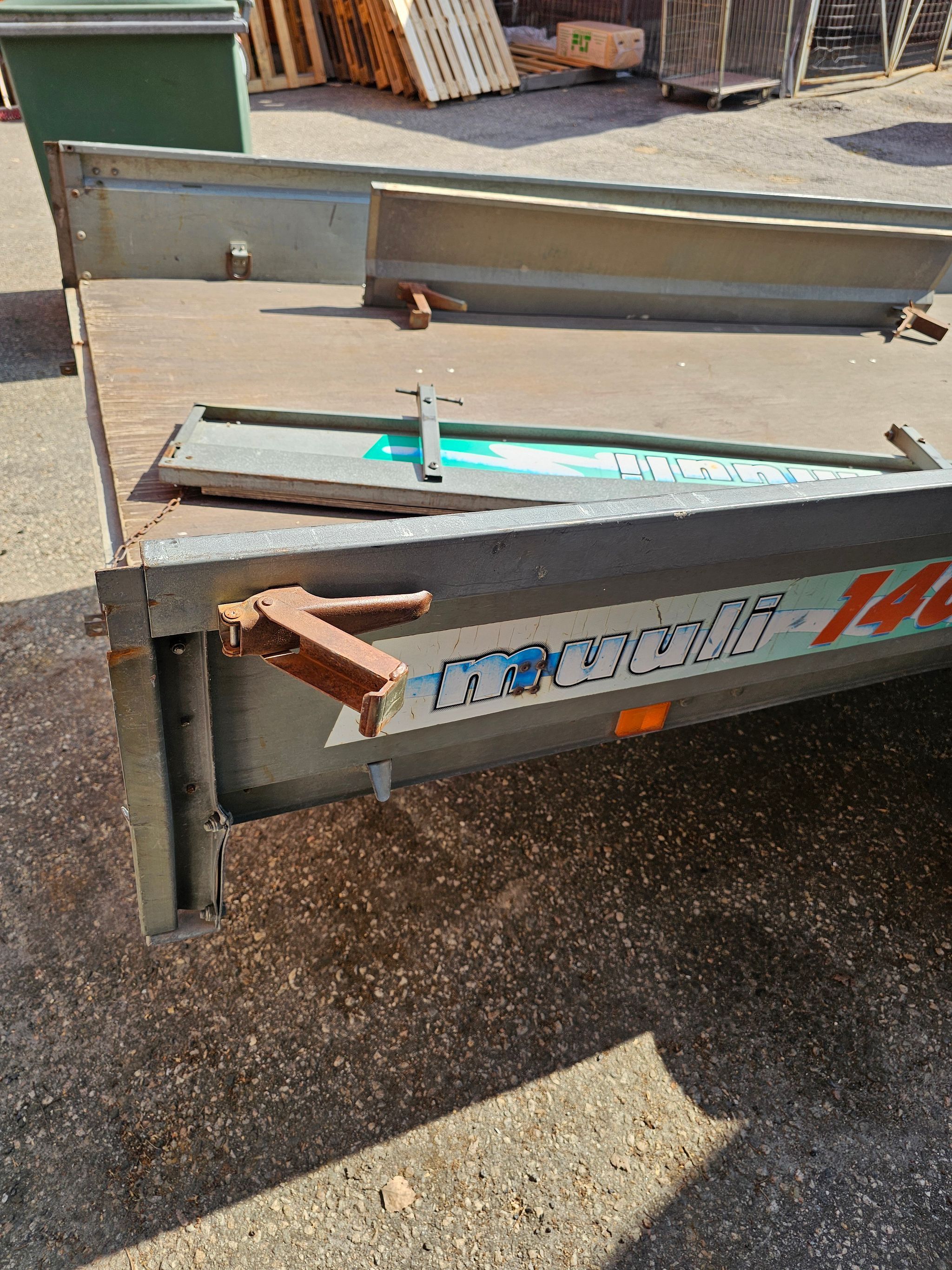 Image 8/9