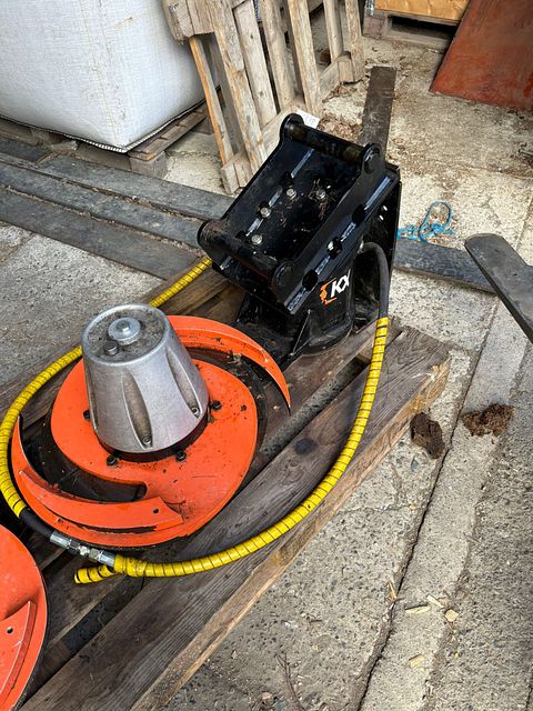 Image 1/3