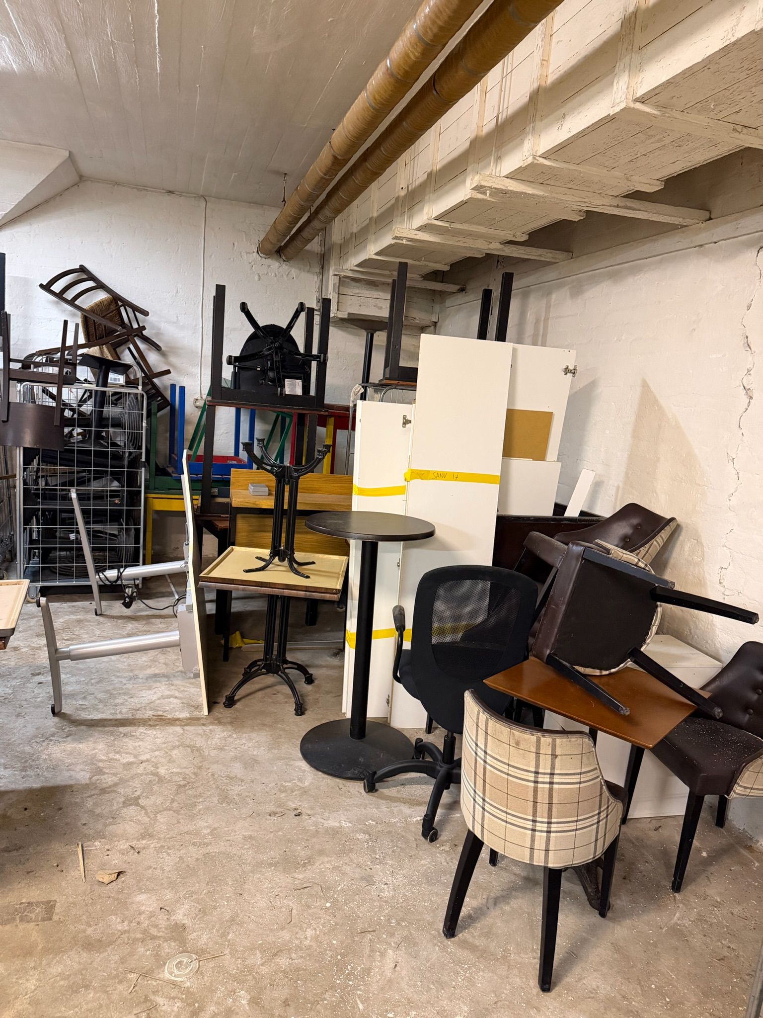 Image 1/24