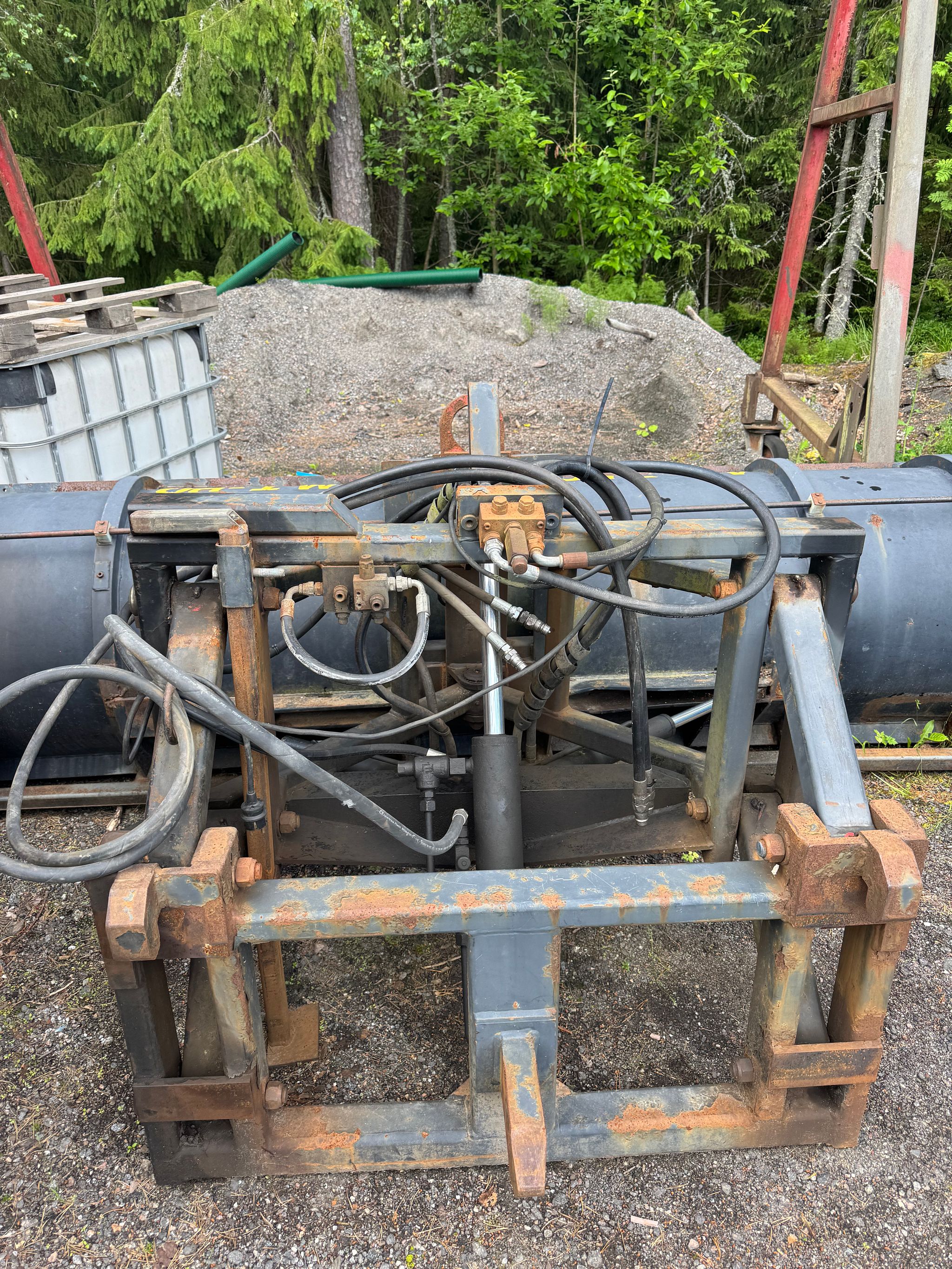 Image 2/3