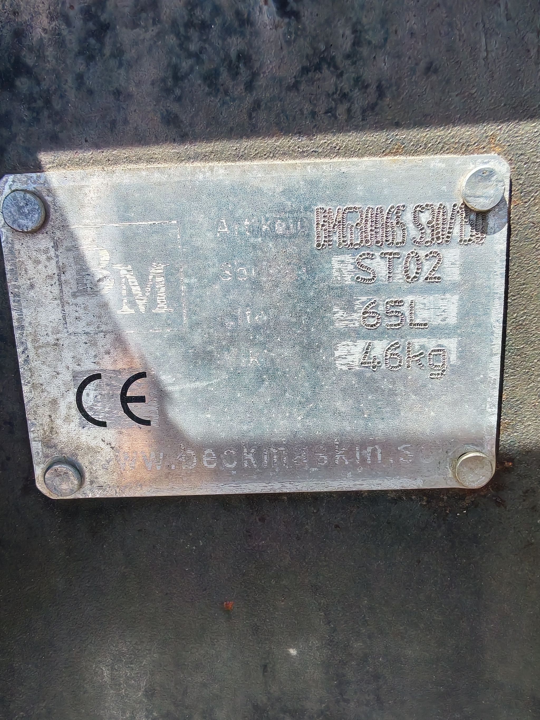 Image 4/10