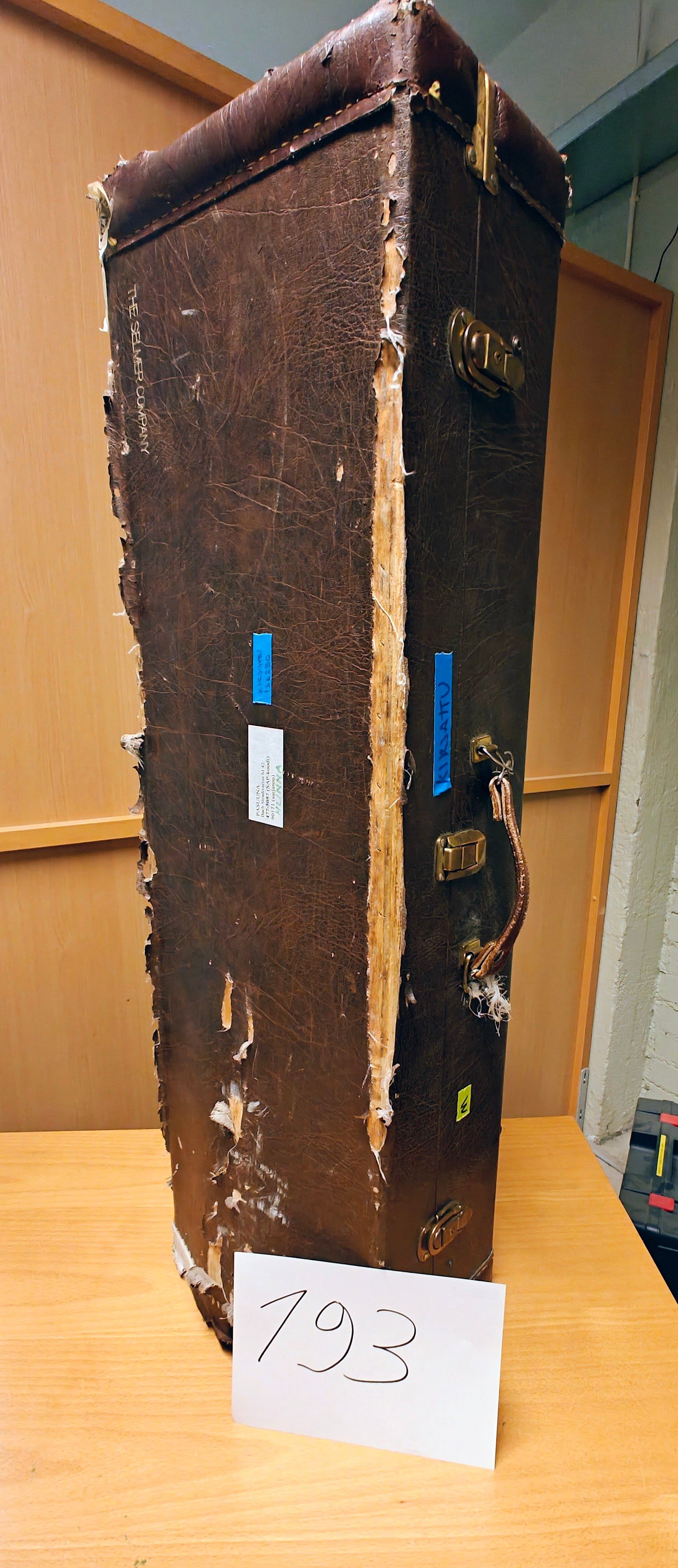 Image 2/18