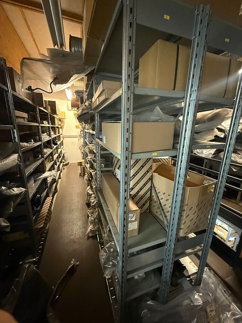 Image 11/25