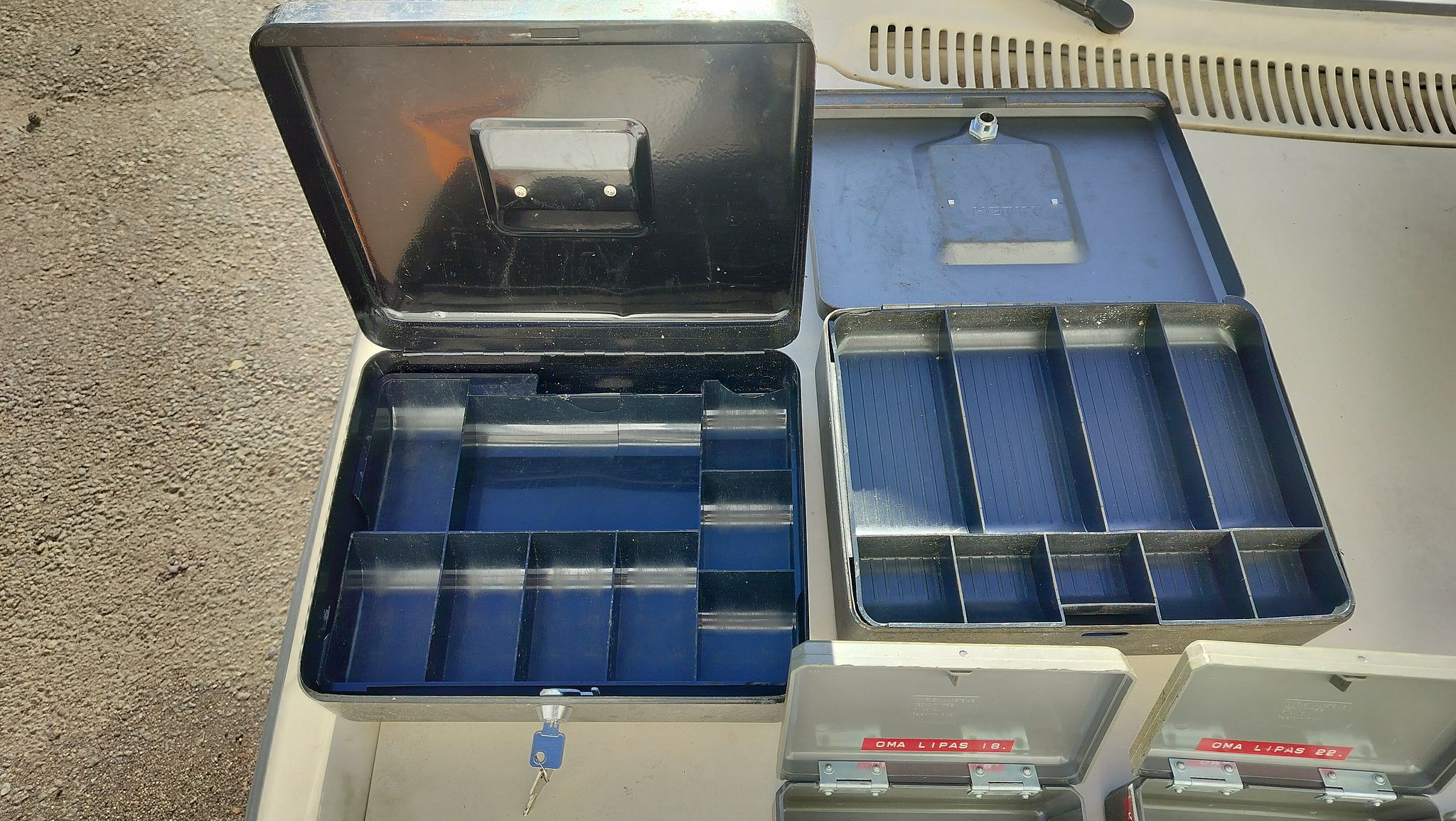 Image 4/7