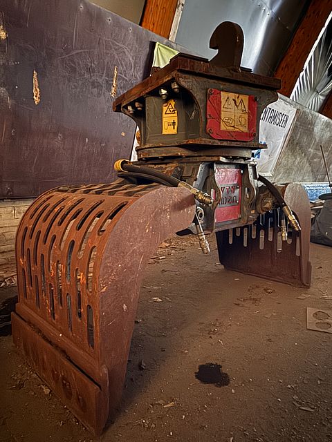 Image 1/5