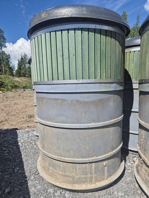 Image 1/2