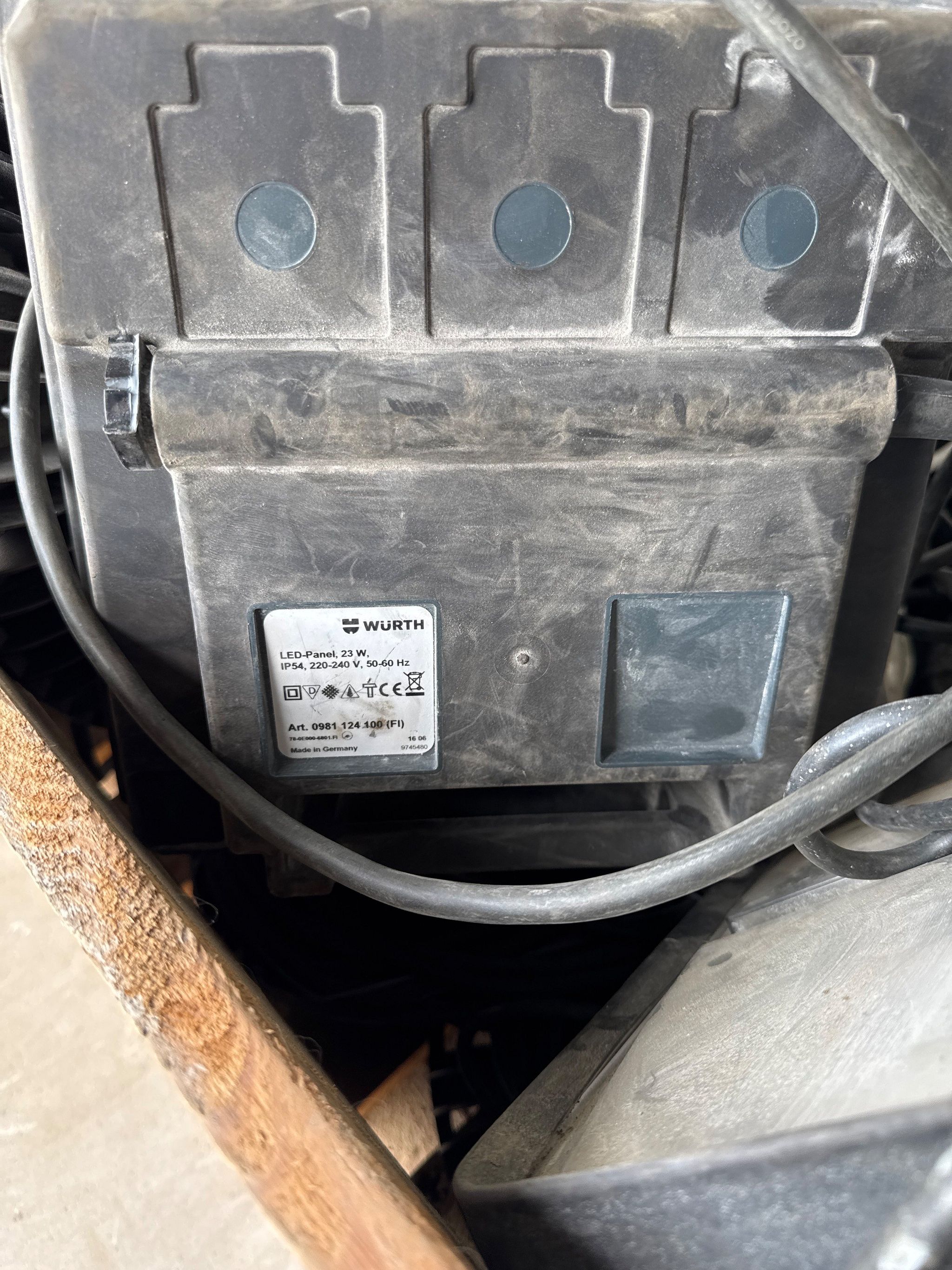 Image 8/11