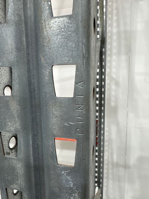 Image 4/9