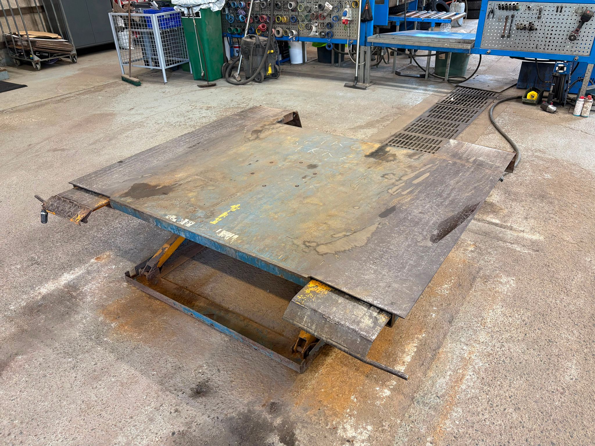 Image 2/7