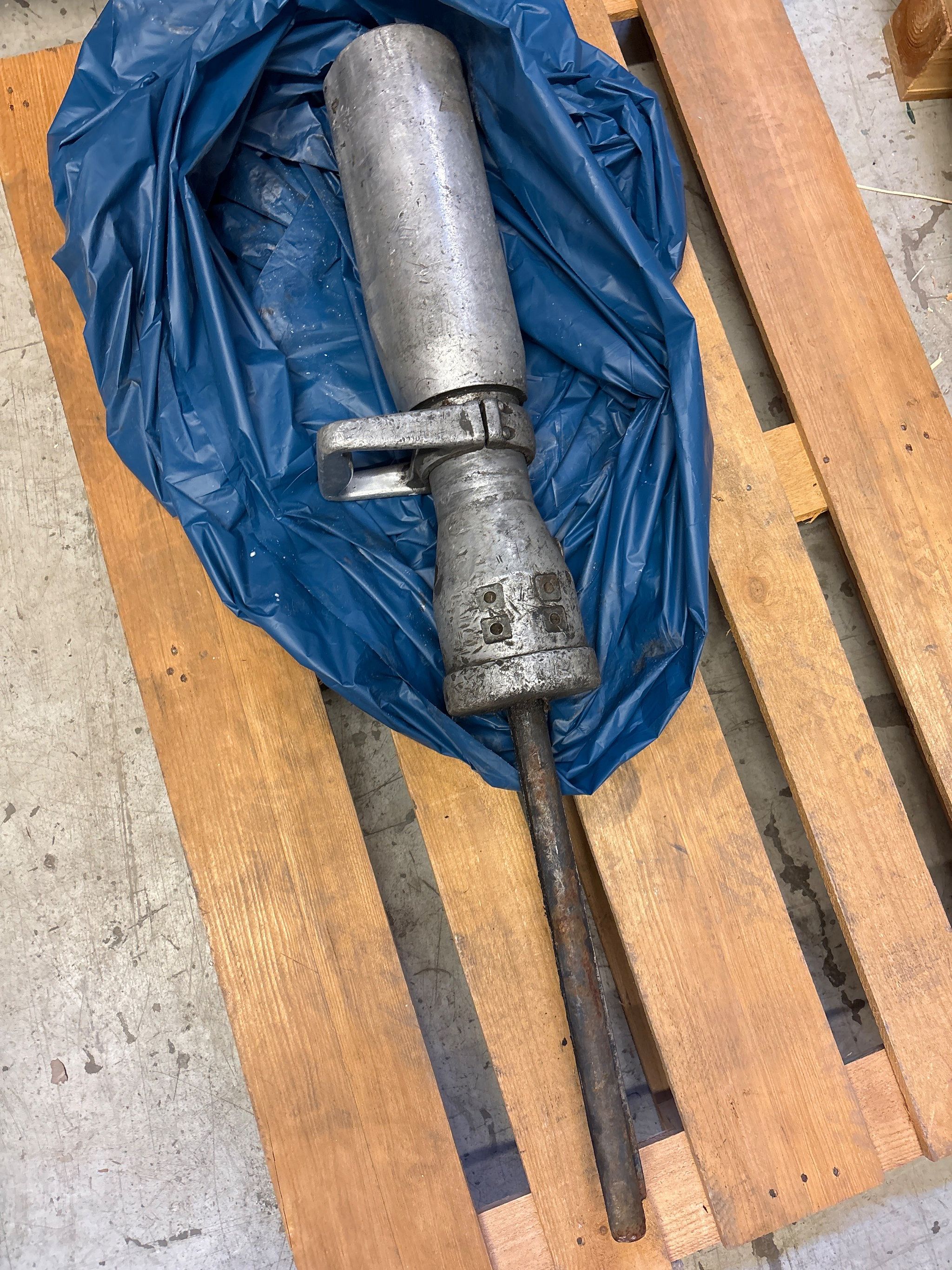 Image 1/7