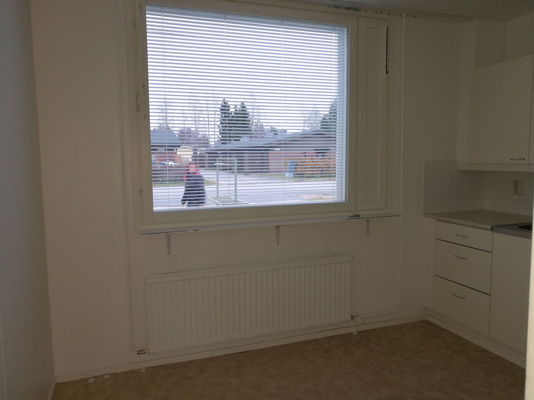 Image 7/19