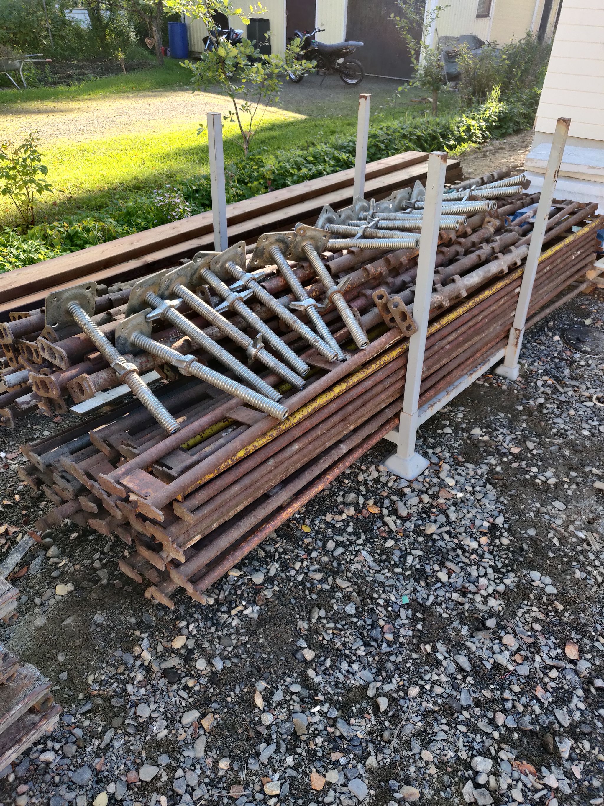 Image 2/8